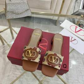 Picture of Valentino Slippers _SKUValentinosz35-40J110185